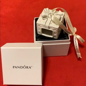 Pandora